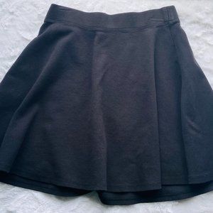 Kids casual black skirt.